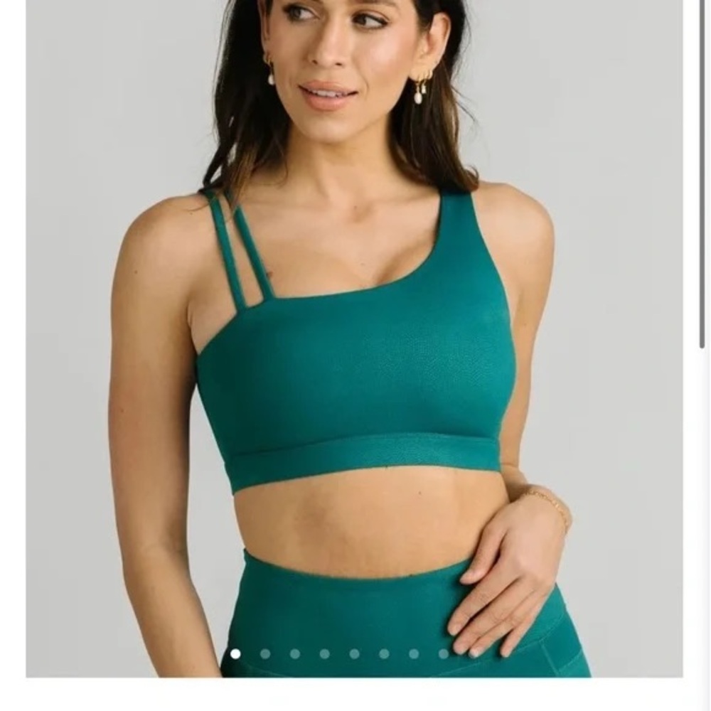 Zyia Asymmetrical Light n Tight Sports Bra